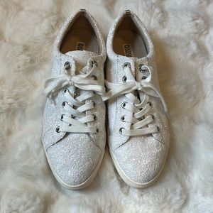 Badgley mischka women’s size 9 glitter sneaker white